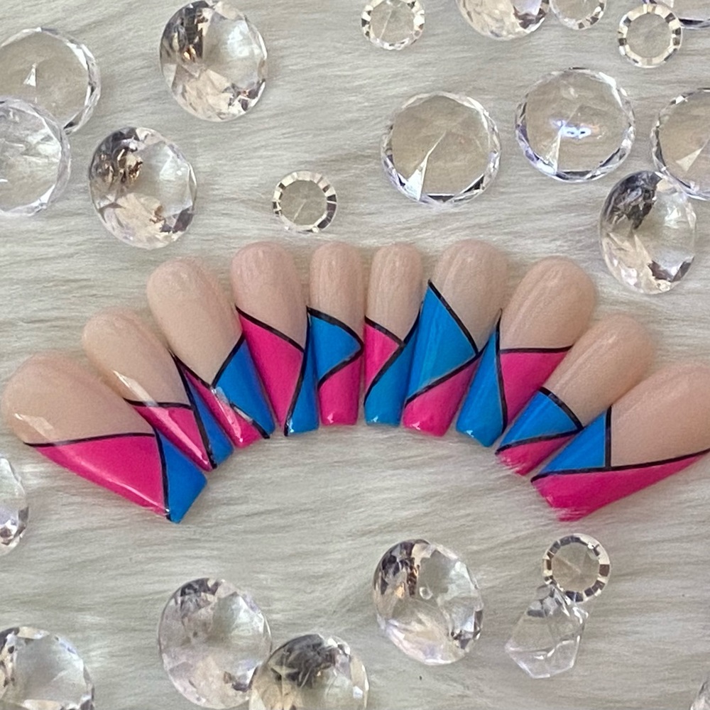 Angles||Press-on Nail Set